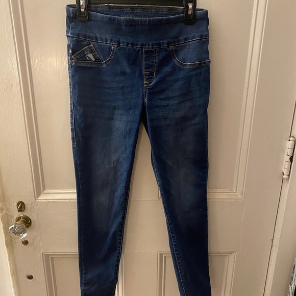 Rock & Republic Denim - Rock & Republic Denim Legging Slimming Fever PullOn Size 8 Skinny Stretchy